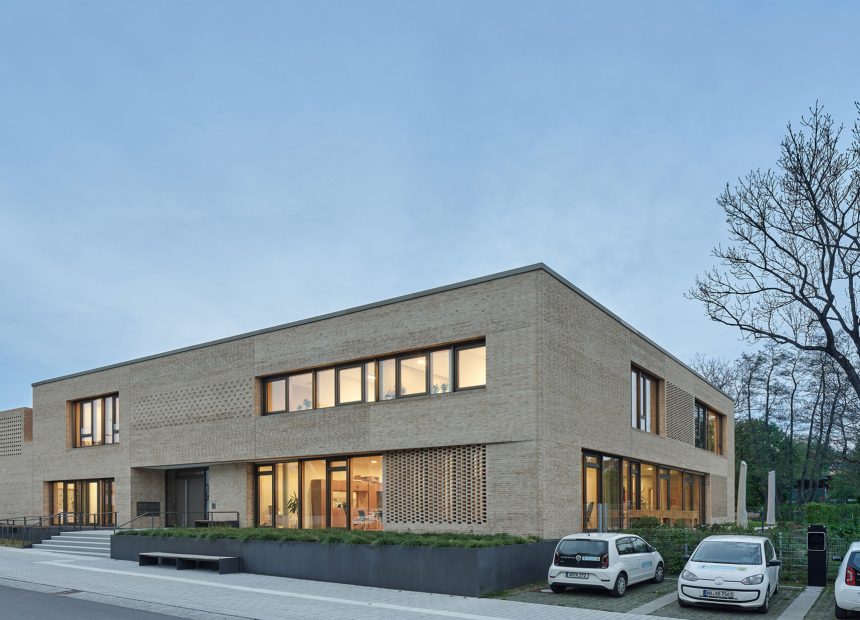 Mehrgenerationenhaus mit Kita, Tagespflege, Schülertreff und Sozialstation